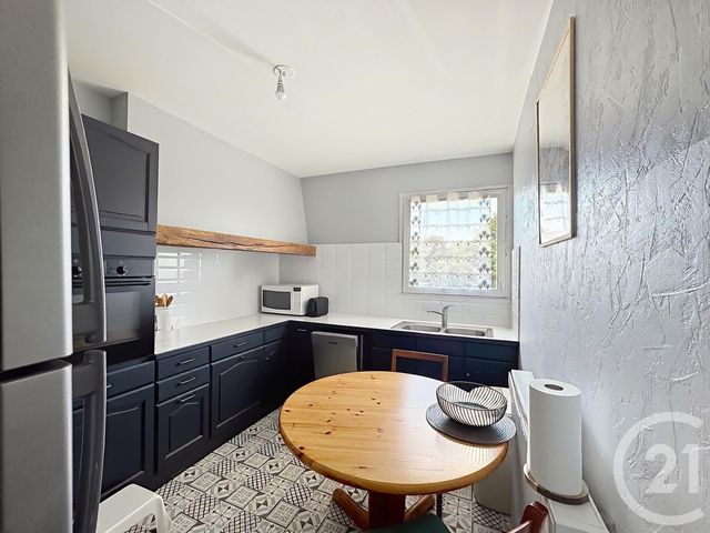 Appartement F3 à vendre - 4 pièces - 67.11 m2 - ANGOULEME - 16 - POITOU-CHARENTES - Century 21 Aloha Immobilier
