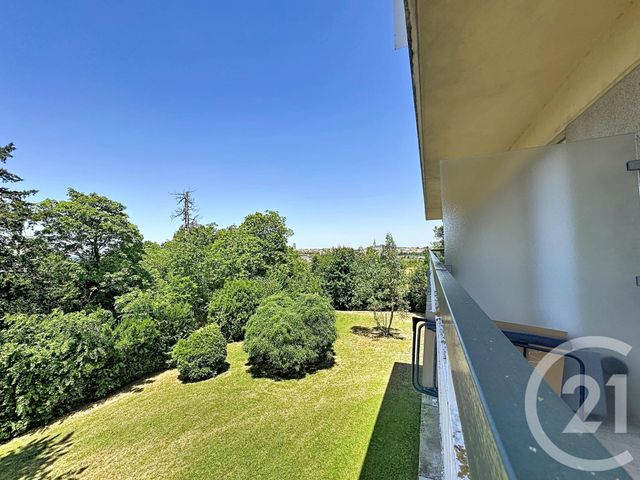Appartement F3 à vendre - 4 pièces - 67.11 m2 - ANGOULEME - 16 - POITOU-CHARENTES - Century 21 Aloha Immobilier