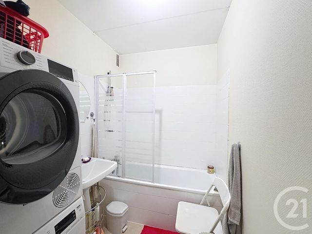 Appartement F3 à vendre - 4 pièces - 67.11 m2 - ANGOULEME - 16 - POITOU-CHARENTES - Century 21 Aloha Immobilier