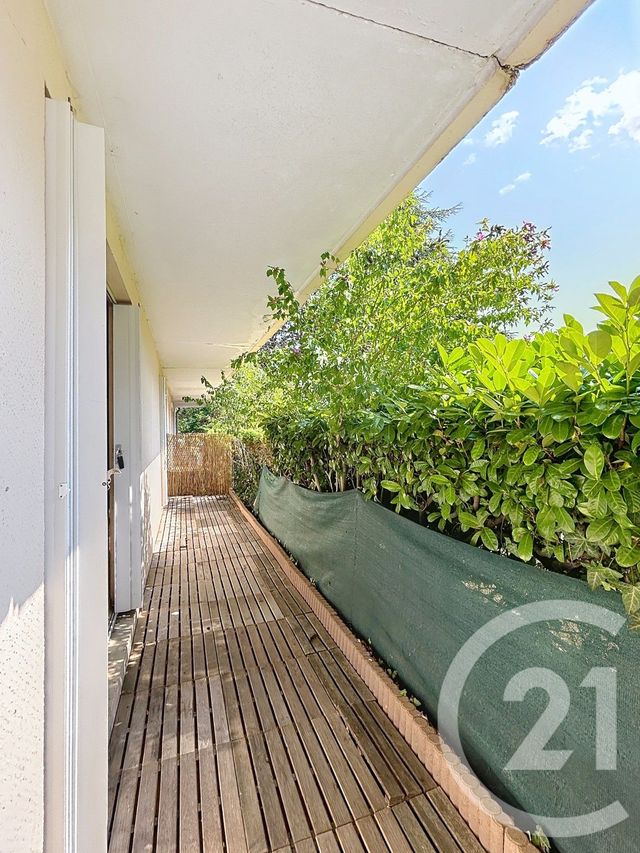 Appartement F2 à louer - 2 pièces - 54.78 m2 - ANGOULEME - 16 - POITOU-CHARENTES - Century 21 Aloha Immobilier