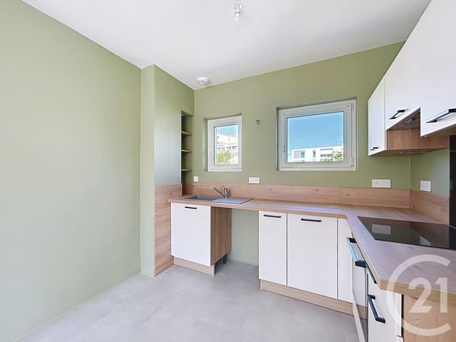 Appartement F3 à louer - 3 pièces - 61.76 m2 - ANGOULEME - 16 - POITOU-CHARENTES - Century 21 Aloha Immobilier