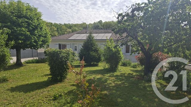 maison à vendre - 7 pièces - 150.0 m2 - CHATEAUNEUF SUR CHARENTE - 16 - POITOU-CHARENTES - Century 21 Aloha Immobilier