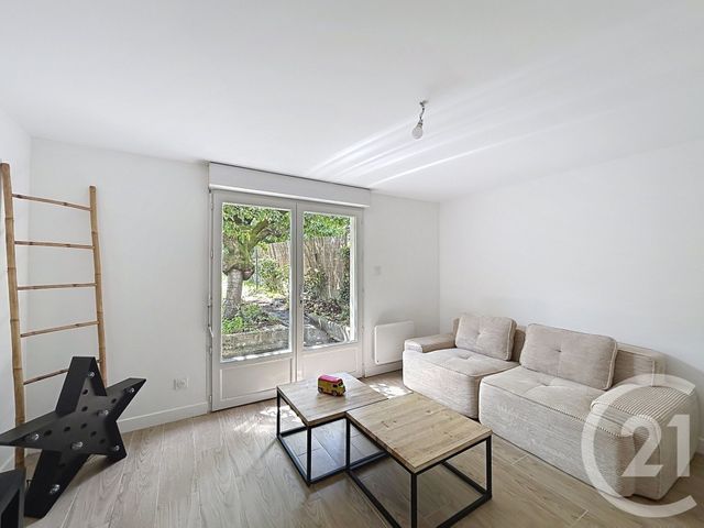 Appartement F1 bis à louer - 2 pièces - 31.45 m2 - ANGOULEME - 16 - POITOU-CHARENTES - Century 21 Aloha Immobilier