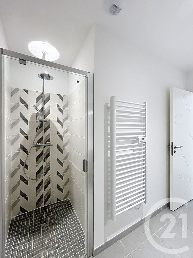 Appartement F2 à louer - 2 pièces - 43.67 m2 - ANGOULEME - 16 - POITOU-CHARENTES - Century 21 Aloha Immobilier