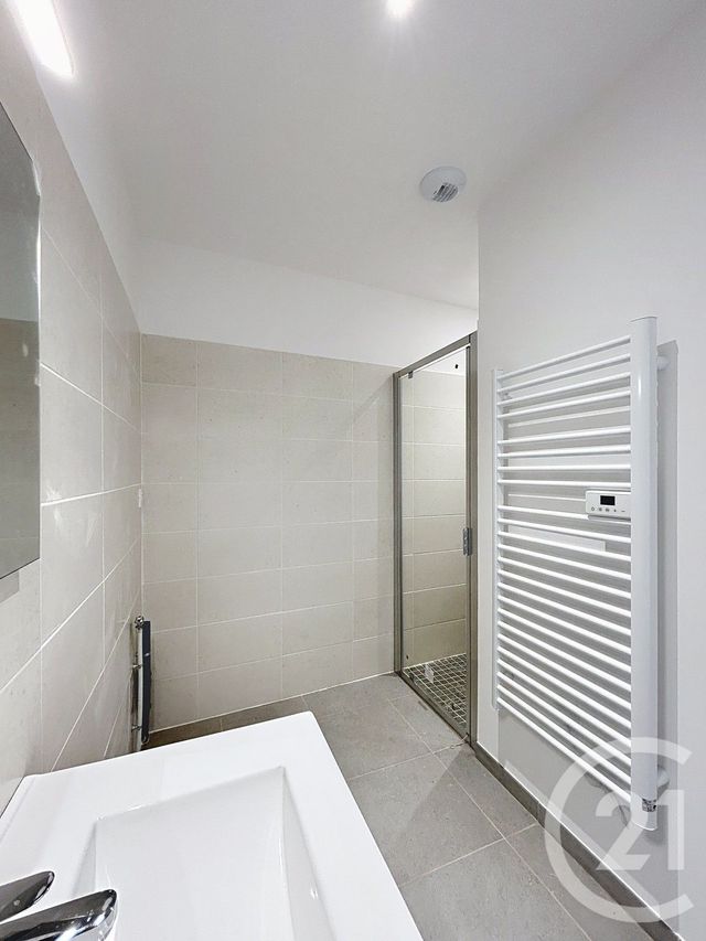 Appartement F2 à louer - 2 pièces - 43.67 m2 - ANGOULEME - 16 - POITOU-CHARENTES - Century 21 Aloha Immobilier