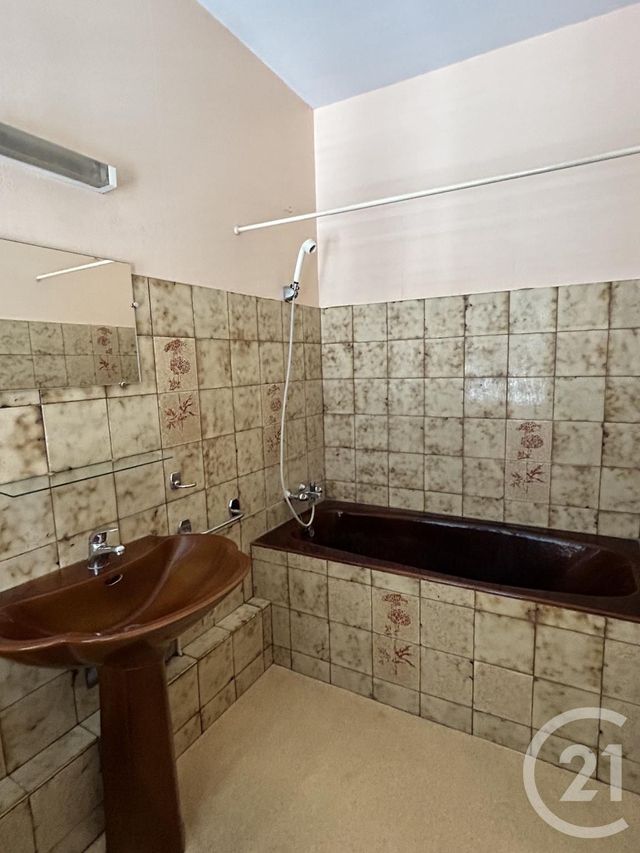 Appartement F2 à louer - 2 pièces - 33.96 m2 - ANGOULEME - 16 - POITOU-CHARENTES - Century 21 Aloha Immobilier