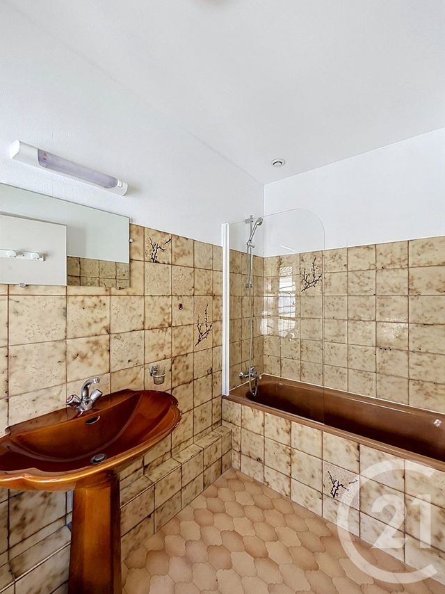 Appartement F2 à louer - 2 pièces - 33.96 m2 - ANGOULEME - 16 - POITOU-CHARENTES - Century 21 Aloha Immobilier