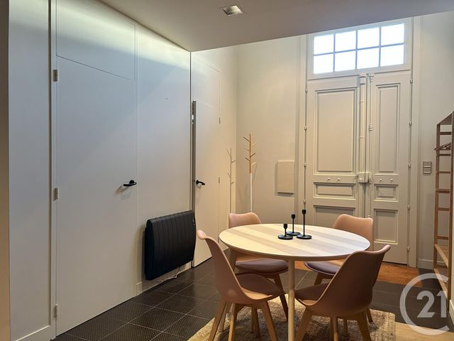 Appartement F2 à louer - 2 pièces - 42.0 m2 - ANGOULEME - 16 - POITOU-CHARENTES - Century 21 Aloha Immobilier
