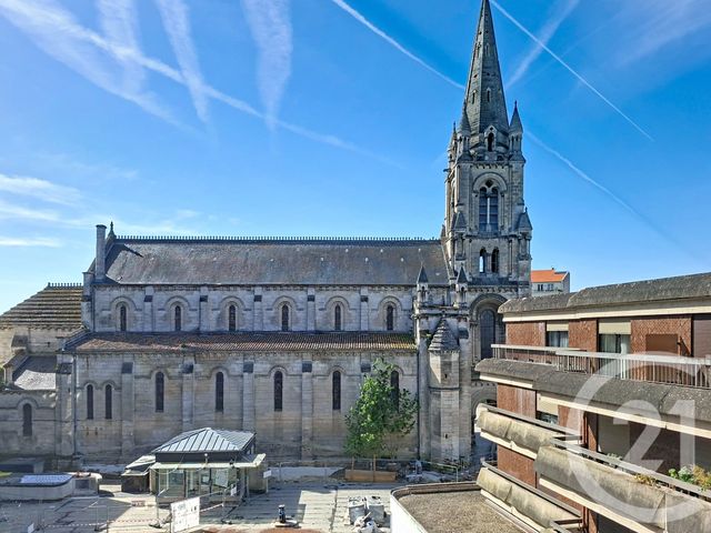 Appartement F4 à vendre - 4 pièces - 112.0 m2 - ANGOULEME - 16 - POITOU-CHARENTES - Century 21 Aloha Immobilier