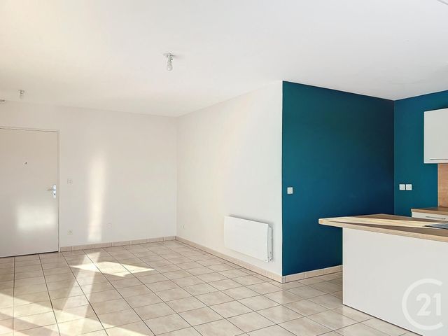 Appartement F3 à louer - 3 pièces - 63.5 m2 - ANGOULEME - 16 - POITOU-CHARENTES - Century 21 Aloha Immobilier