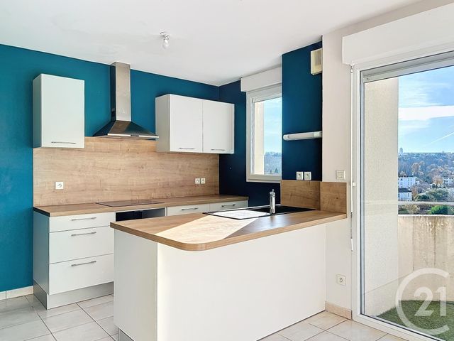 Appartement F3 à louer - 3 pièces - 63.5 m2 - ANGOULEME - 16 - POITOU-CHARENTES - Century 21 Aloha Immobilier