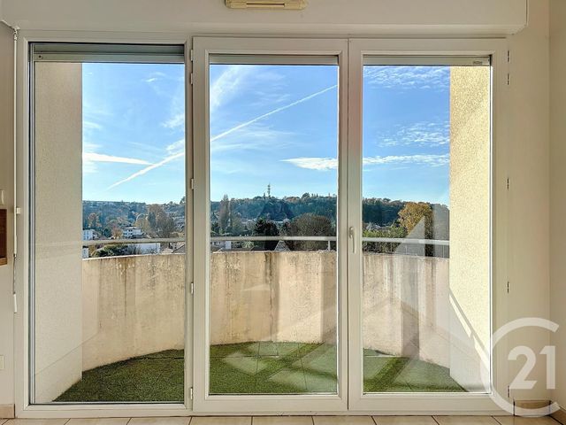 Appartement F3 à louer - 3 pièces - 63.5 m2 - ANGOULEME - 16 - POITOU-CHARENTES - Century 21 Aloha Immobilier
