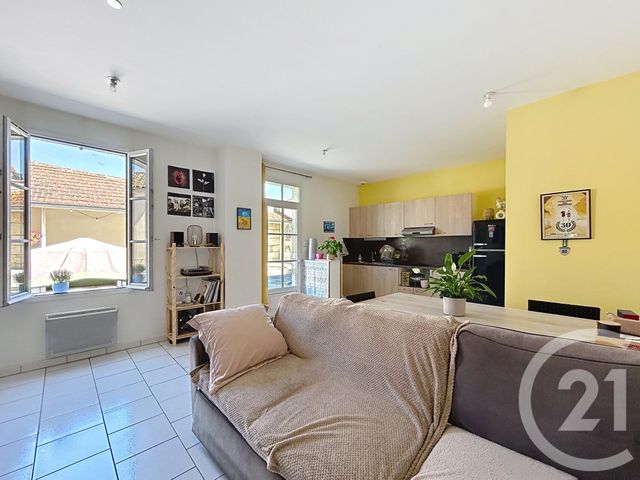 Appartement F2 à louer - 2 pièces - 46.0 m2 - ANGOULEME - 16 - POITOU-CHARENTES - Century 21 Aloha Immobilier