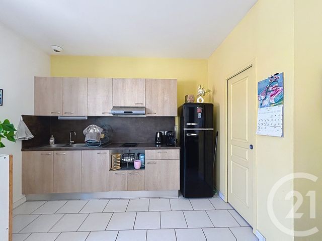 Appartement F2 à louer - 2 pièces - 46.0 m2 - ANGOULEME - 16 - POITOU-CHARENTES - Century 21 Aloha Immobilier