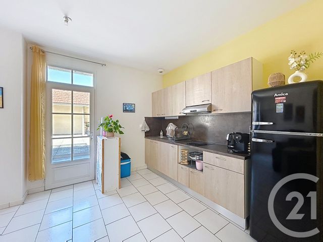 Appartement F2 à louer - 2 pièces - 46.0 m2 - ANGOULEME - 16 - POITOU-CHARENTES - Century 21 Aloha Immobilier