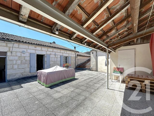 Appartement F2 à louer - 2 pièces - 46.0 m2 - ANGOULEME - 16 - POITOU-CHARENTES - Century 21 Aloha Immobilier