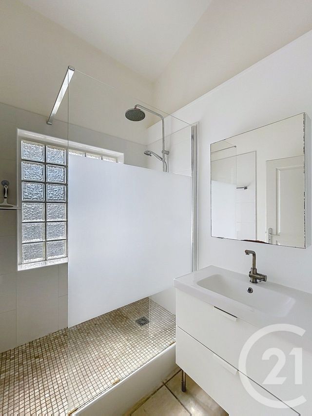 Appartement F3 à louer - 3 pièces - 55.95 m2 - ANGOULEME - 16 - POITOU-CHARENTES - Century 21 Aloha Immobilier