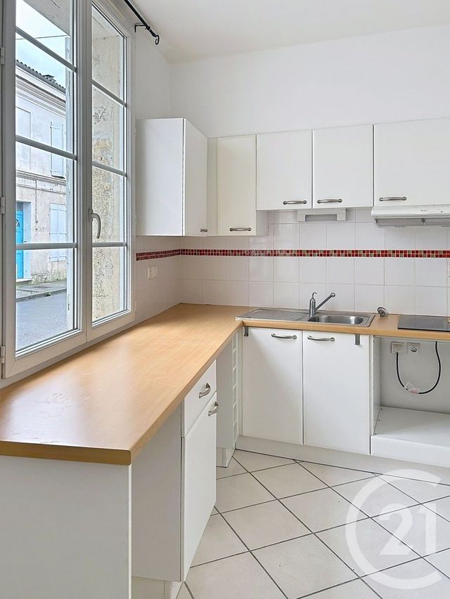 Appartement F2 à louer - 2 pièces - 36.0 m2 - ANGOULEME - 16 - POITOU-CHARENTES - Century 21 Aloha Immobilier