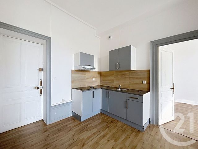 Appartement F2 à louer - 2 pièces - 40.4 m2 - ANGOULEME - 16 - POITOU-CHARENTES - Century 21 Aloha Immobilier