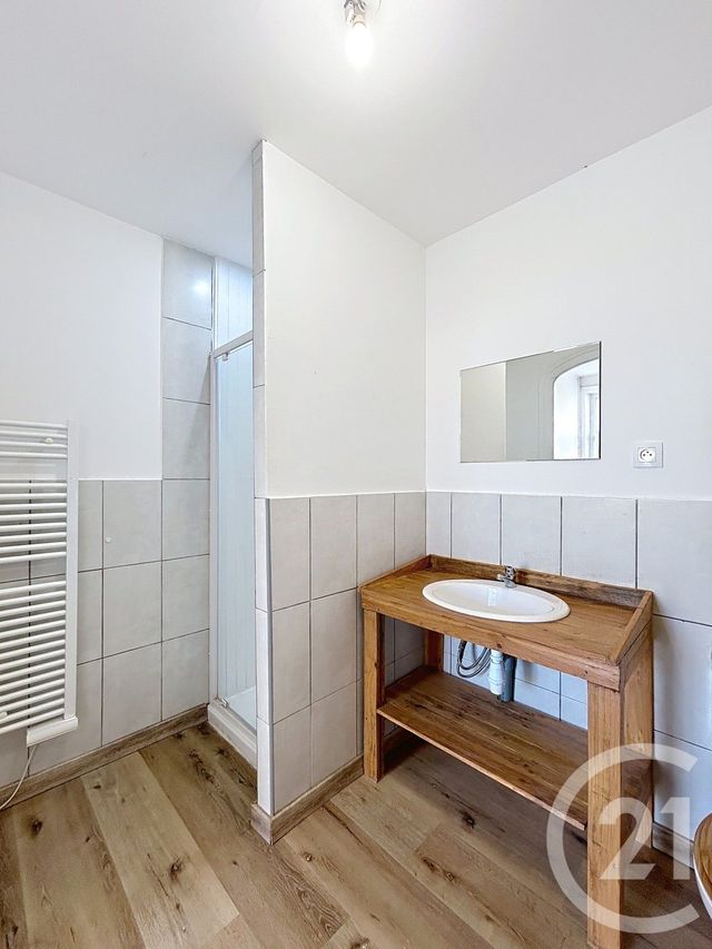 Appartement F2 à louer - 2 pièces - 40.4 m2 - ANGOULEME - 16 - POITOU-CHARENTES - Century 21 Aloha Immobilier