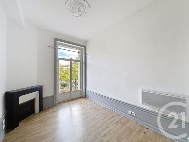 Appartement F2 à louer - 2 pièces - 40.4 m2 - ANGOULEME - 16 - POITOU-CHARENTES - Century 21 Aloha Immobilier