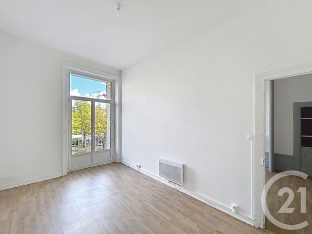 Appartement F2 à louer - 2 pièces - 40.4 m2 - ANGOULEME - 16 - POITOU-CHARENTES - Century 21 Aloha Immobilier