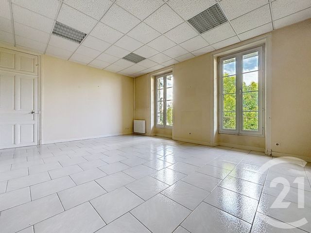 Appartement T2 à vendre - 3 pièces - 57.95 m2 - ANGOULEME - 16 - POITOU-CHARENTES - Century 21 Aloha Immobilier