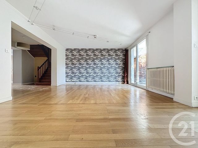 maison à vendre - 10 pièces - 240.0 m2 - ANGOULEME - 16 - POITOU-CHARENTES - Century 21 Aloha Immobilier
