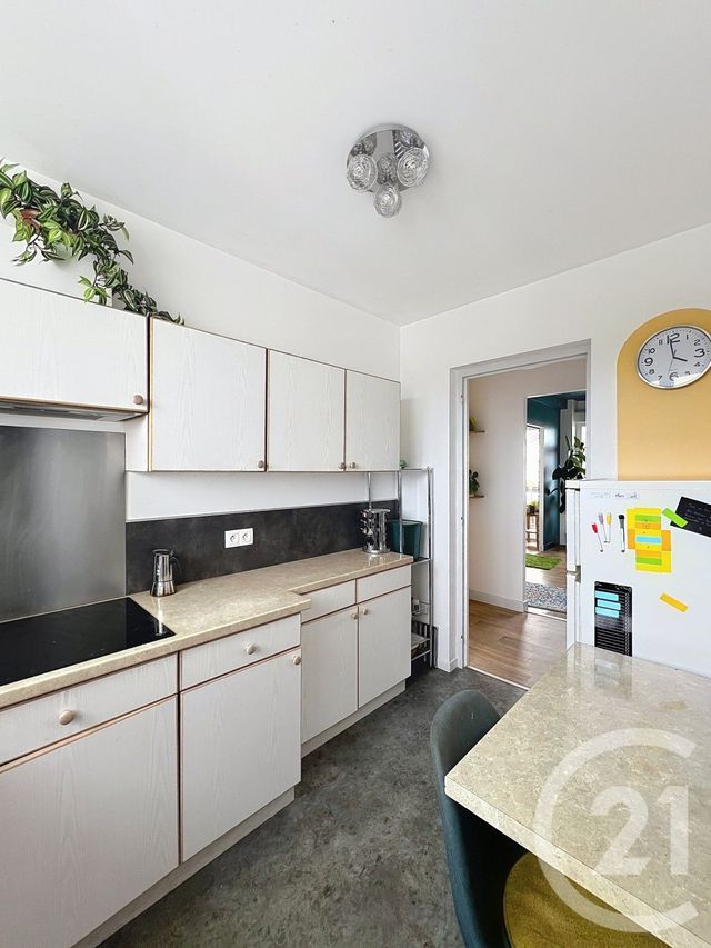 Appartement T3 à louer - 4 pièces - 87.02 m2 - ANGOULEME - 16 - POITOU-CHARENTES - Century 21 Aloha Immobilier