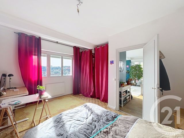 Appartement T3 à louer - 4 pièces - 87.02 m2 - ANGOULEME - 16 - POITOU-CHARENTES - Century 21 Aloha Immobilier