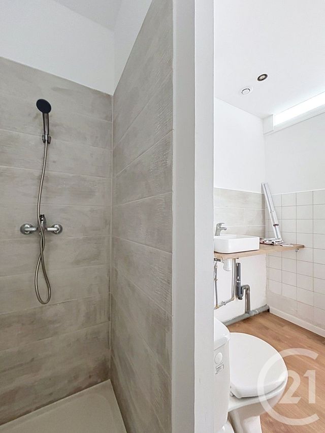 Appartement F3 à louer - 3 pièces - 51.0 m2 - ANGOULEME - 16 - POITOU-CHARENTES - Century 21 Aloha Immobilier