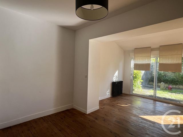 Appartement F1 à louer - 1 pièce - 34.0 m2 - ANGOULEME - 16 - POITOU-CHARENTES - Century 21 Aloha Immobilier