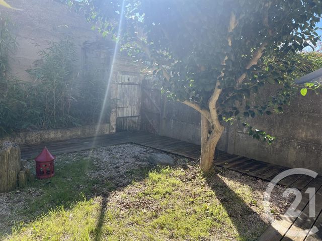 Appartement F1 à louer - 1 pièce - 34.0 m2 - ANGOULEME - 16 - POITOU-CHARENTES - Century 21 Aloha Immobilier
