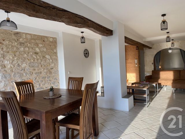 Appartement F2 à louer - 2 pièces - 67.0 m2 - ANGOULEME - 16 - POITOU-CHARENTES - Century 21 Aloha Immobilier