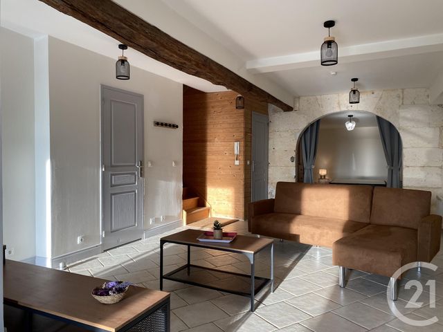 Appartement F2 à louer - 2 pièces - 67.0 m2 - ANGOULEME - 16 - POITOU-CHARENTES - Century 21 Aloha Immobilier
