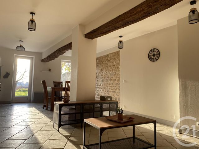 Appartement F2 à louer - 2 pièces - 67.0 m2 - ANGOULEME - 16 - POITOU-CHARENTES - Century 21 Aloha Immobilier