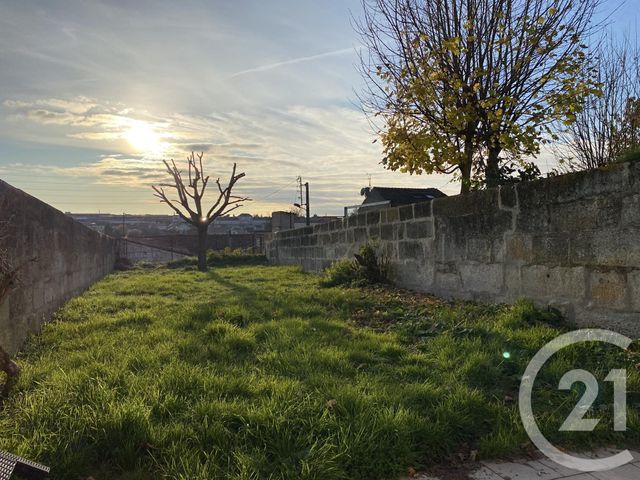 Appartement F2 à louer - 2 pièces - 67.0 m2 - ANGOULEME - 16 - POITOU-CHARENTES - Century 21 Aloha Immobilier