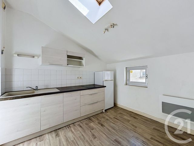 Appartement F1 bis à louer - 2 pièces - 28.04 m2 - ANGOULEME - 16 - POITOU-CHARENTES - Century 21 Aloha Immobilier