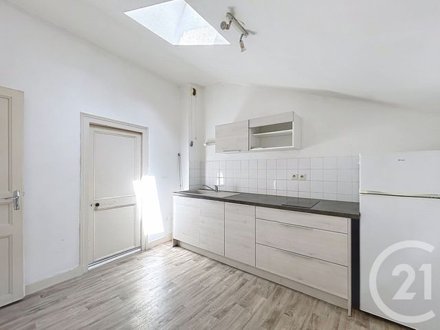Appartement F1 bis à louer - 2 pièces - 28.04 m2 - ANGOULEME - 16 - POITOU-CHARENTES - Century 21 Aloha Immobilier