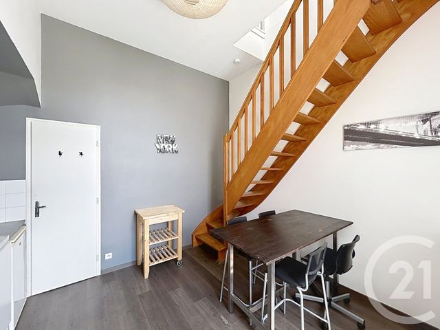 Appartement Duplex à louer - 2 pièces - 22.43 m2 - ANGOULEME - 16 - POITOU-CHARENTES - Century 21 Aloha Immobilier