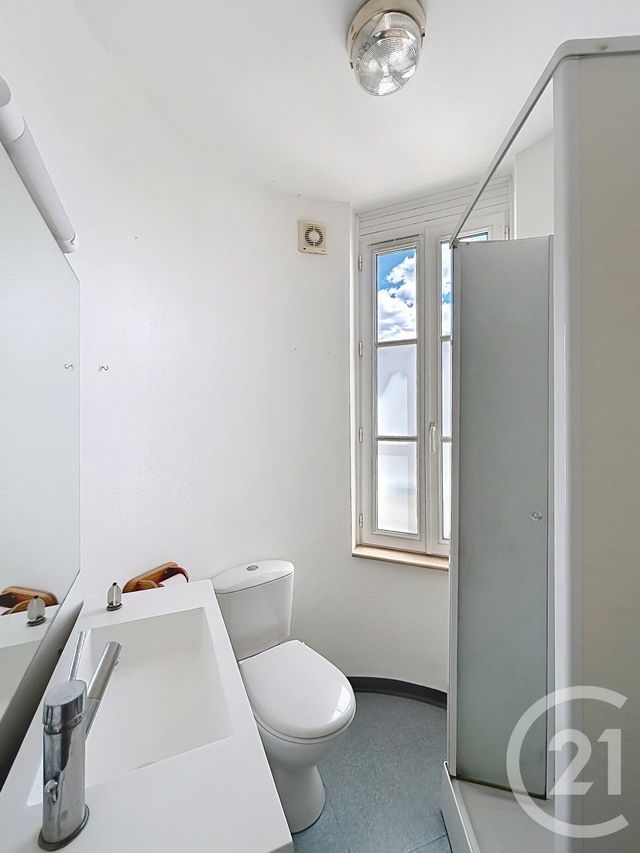 Appartement Duplex à louer - 2 pièces - 22.43 m2 - ANGOULEME - 16 - POITOU-CHARENTES - Century 21 Aloha Immobilier