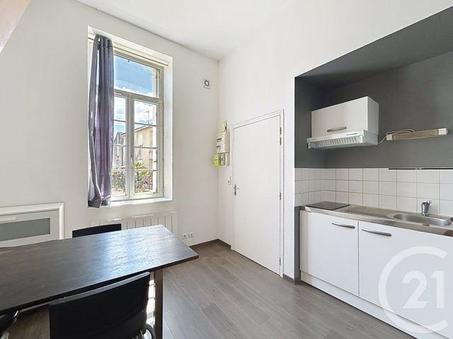 Appartement Duplex à louer - 2 pièces - 22.43 m2 - ANGOULEME - 16 - POITOU-CHARENTES - Century 21 Aloha Immobilier