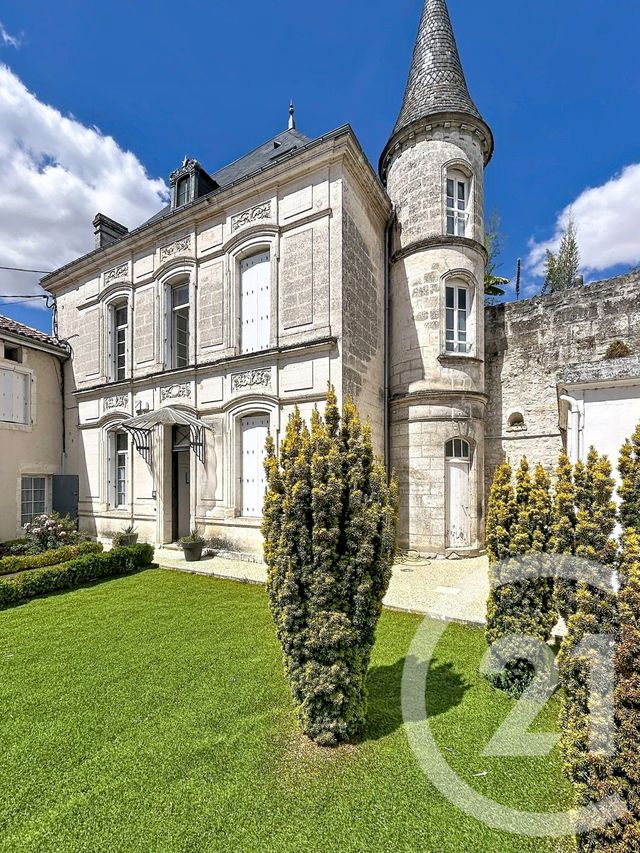 Appartement Duplex à louer - 2 pièces - 22.43 m2 - ANGOULEME - 16 - POITOU-CHARENTES - Century 21 Aloha Immobilier