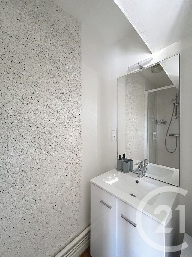 Appartement F2 à louer - 2 pièces - 24.33 m2 - ANGOULEME - 16 - POITOU-CHARENTES - Century 21 Aloha Immobilier