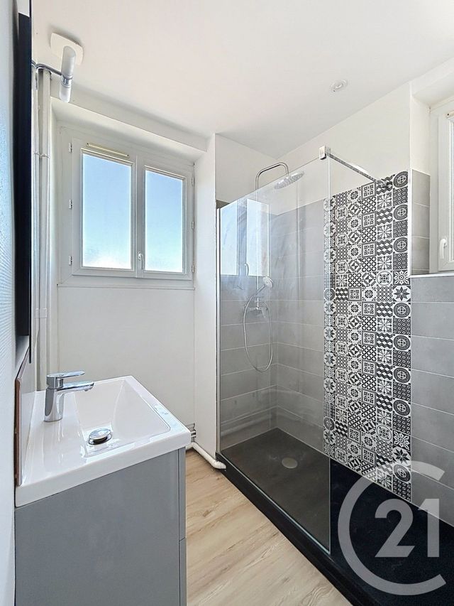 Appartement F3 à louer - 3 pièces - 65.0 m2 - ANGOULEME - 16 - POITOU-CHARENTES - Century 21 Aloha Immobilier