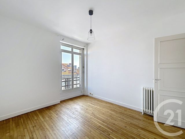 Appartement F3 à louer - 3 pièces - 65.0 m2 - ANGOULEME - 16 - POITOU-CHARENTES - Century 21 Aloha Immobilier