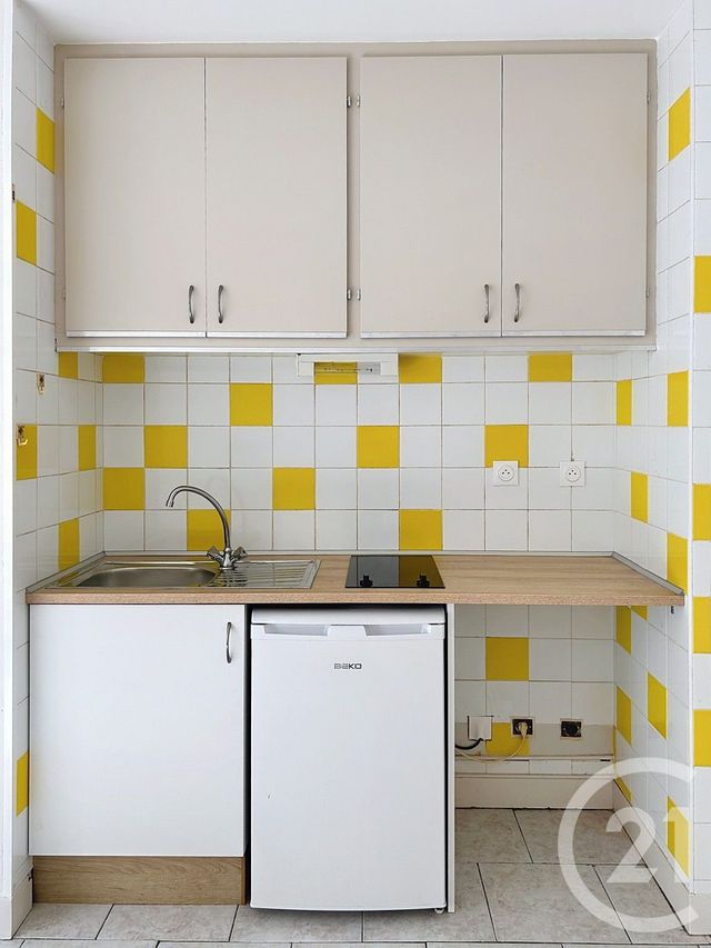 Appartement F2 à louer - 2 pièces - 31.95 m2 - ST MICHEL - 16 - POITOU-CHARENTES - Century 21 Aloha Immobilier