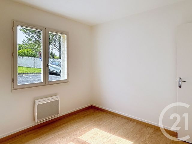Appartement F2 à louer - 2 pièces - 31.95 m2 - ST MICHEL - 16 - POITOU-CHARENTES - Century 21 Aloha Immobilier