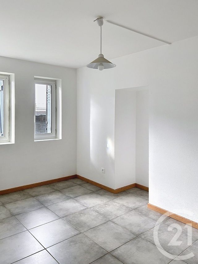 Appartement F3 à louer - 3 pièces - 53.51 m2 - ANGOULEME - 16 - POITOU-CHARENTES - Century 21 Aloha Immobilier