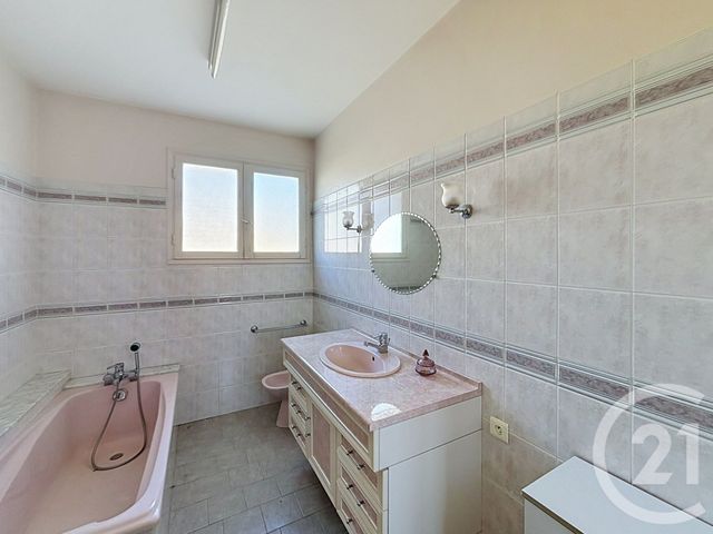 maison à vendre - 7 pièces - 147.5 m2 - SOYAUX - 16 - POITOU-CHARENTES - Century 21 Aloha Immobilier